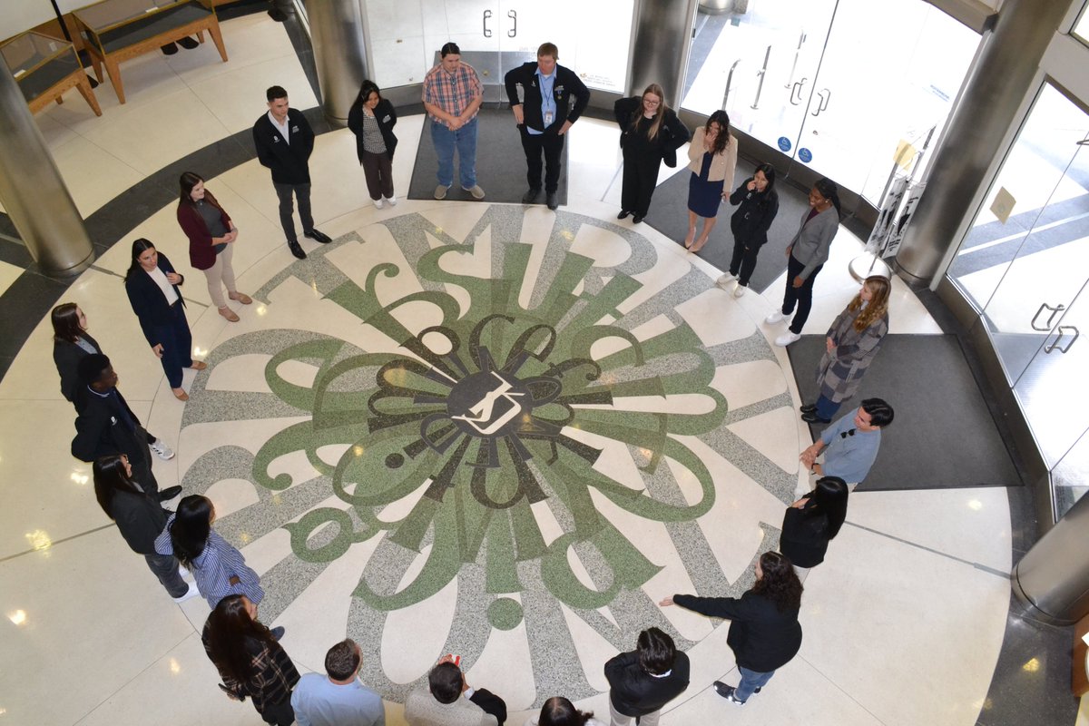 Alex Vassar 📚 tweet media