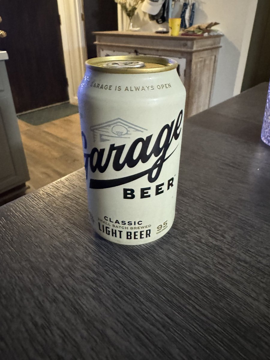David_J_STL's tweet photo. Win or lose, there will still be beer. @newheightshow https://t.co/4OSiOr4WPV