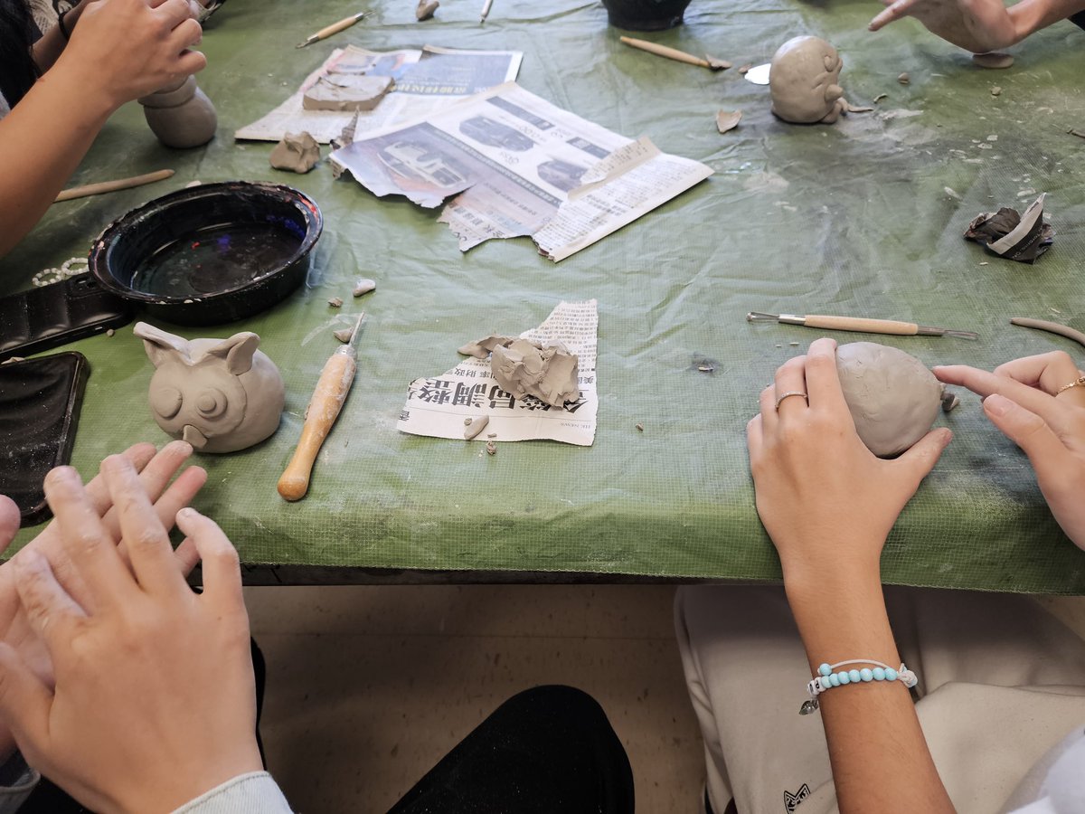 George S Henry tweet media