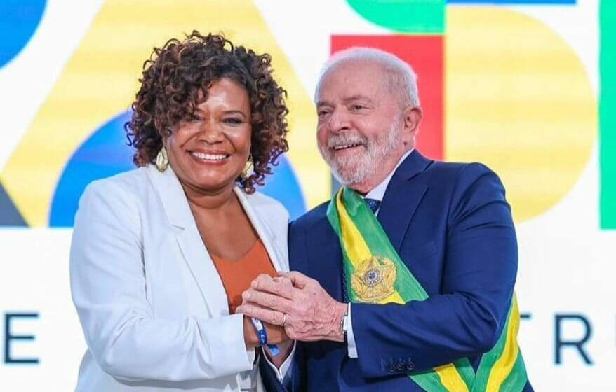 leiatheinvestor's tweet photo. ++ Governo anuncia gasto de R$ 3 bilhões na Lei Rouanet

não existe artista petista grátis https://t.co/fFOAZmyadq