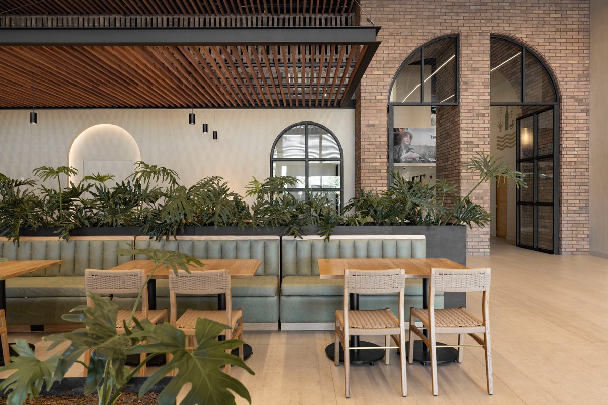 fenomeno_mx's tweet photo. En Fenómeno Arquitectura diseñamos la estación en Guadalajara para el Tequila Express. El gobierno de Jalisco construyó la estación en Tequila, manteniendo el estilo. Gracias a esta colaboración, impulsamos el desarrollo turístico y mejoramos la experiencia del usuario. https://t.co/sjVec3e5Ut