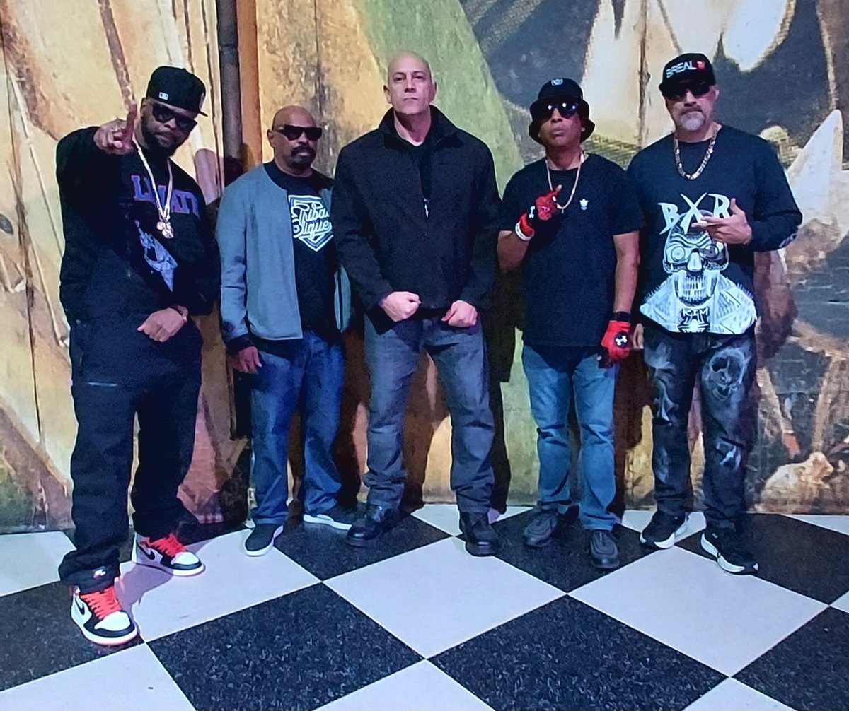 marcchavez's tweet photo. I got a chance to meet Rap idols of my youth @cypresshill Some of the greatest guys ever. I will definitely see them next year. The vast originality of #cypresshill gets better every year. #BlackSunday #TemplesofBoom They are the Led Zeppelin of Hip-Hop. https://t.co/EzRnce6LDa