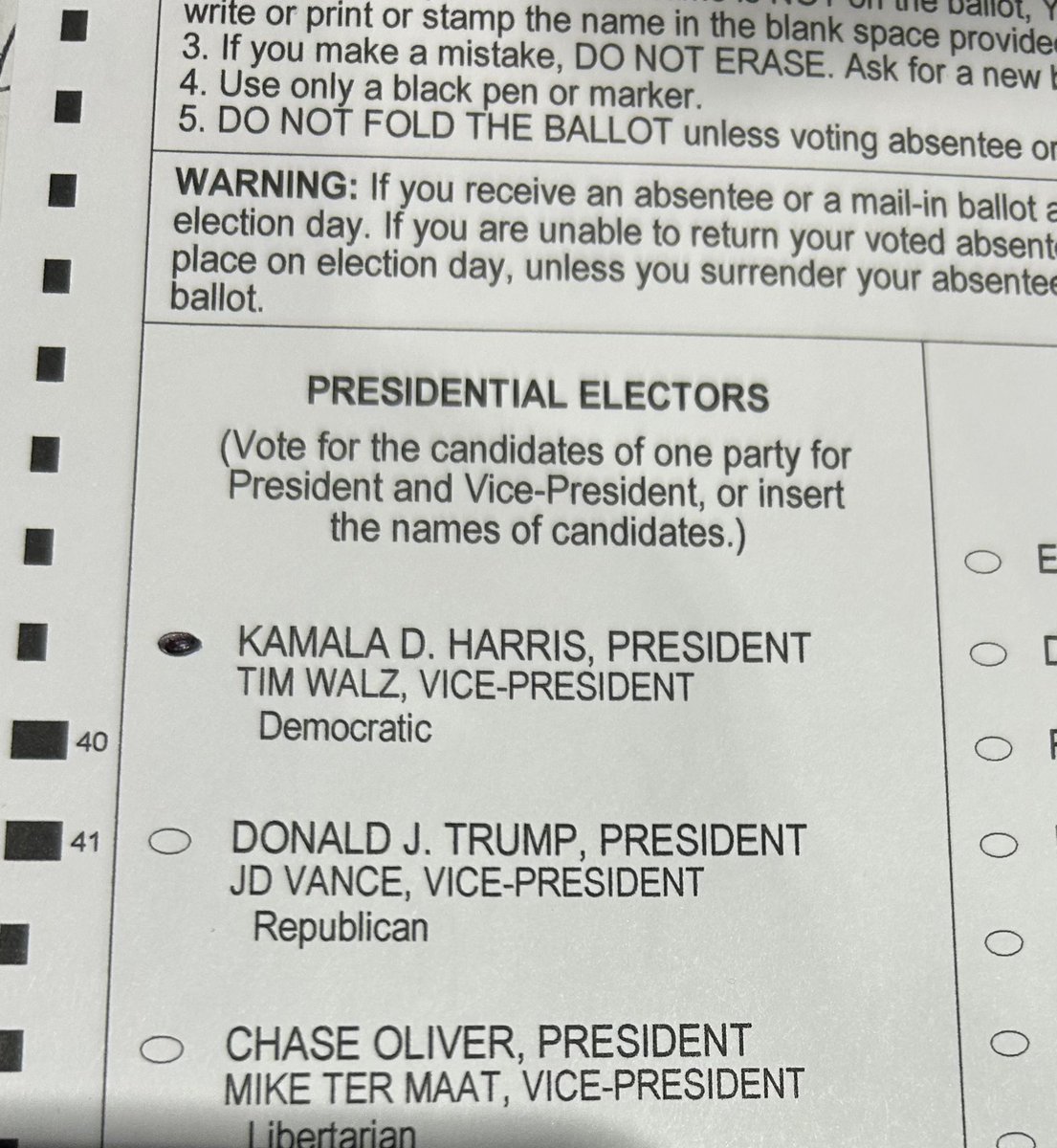 EduC8R73's tweet photo. @MaryLTrump 💙🇺🇸💙 https://t.co/6q57Ghts3B