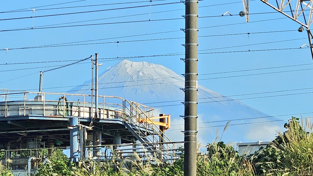 saaaaakp93's tweet photo. お？初冠雪ですか？🏔 https://t.co/63WNj4fxh1