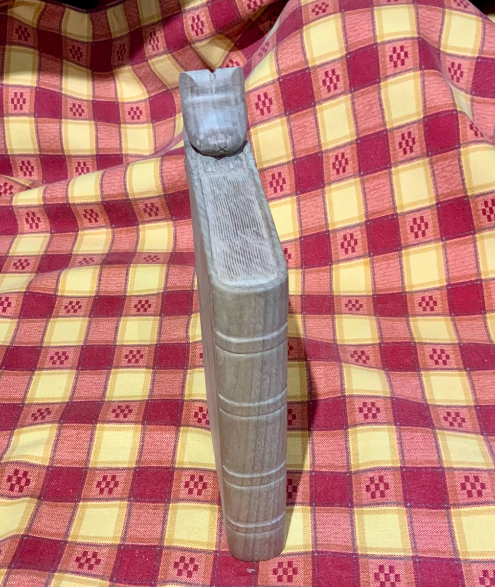 woodcarver_t's tweet image. A new book mouse carved in Walnut first pic basic sanding 2nd pic sanding complete pic’s 2 &amp;amp; 3 book wax polished &amp;amp; now complete