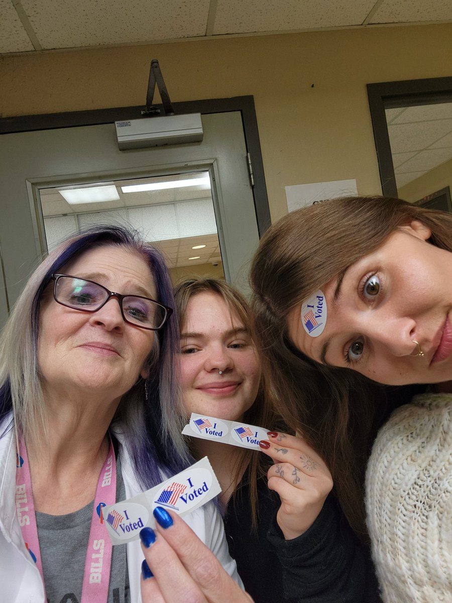 readingbaby1019's tweet image. We understood the assignment...

Sp proud to have been able to vote with my girls in their first Presidential Election.... 

#understoodtheassignment