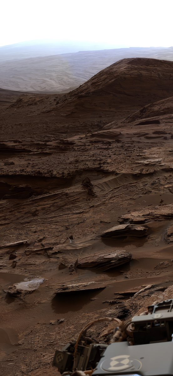 CuriosityonX's tweet photo. Extremely detailed view of Mars... https://t.co/7uOcmwGsCV