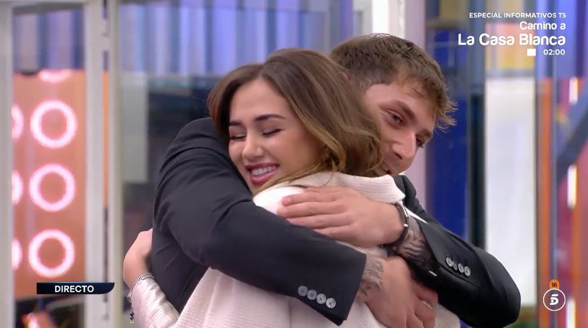 Con mi niña siempre, porque todos nos hemos enamorado de un cucaracho

#GHLímite9