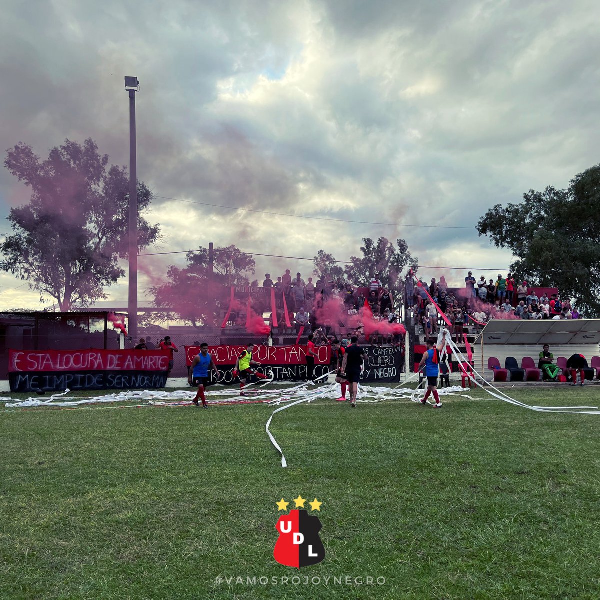 Agradecemos profundamente a cada hincha de Unión Deportiva Laspiur que estuvo con nosotros en esta temporada 2024, alentando y apoyando al equipo sin importar los resultados.