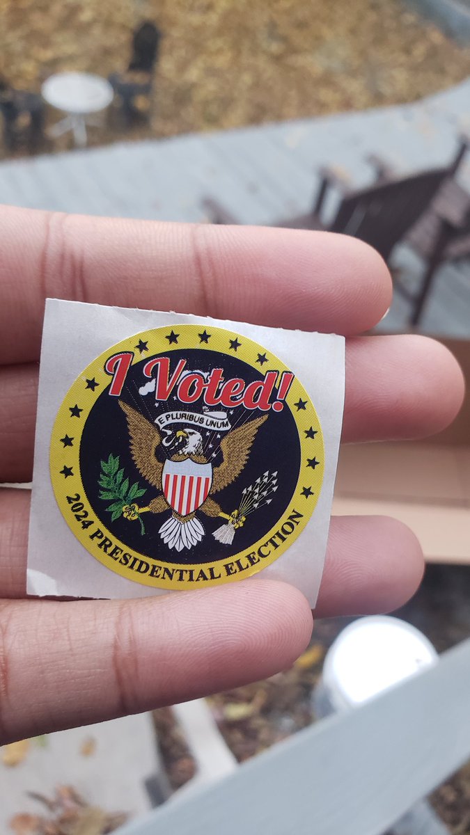 TheSO7_'s tweet photo. @BarackObama I was in eighth grade when Trump was elected, now I get to vote against him
#Kamala4President https://t.co/ZUsMCzZ4AL