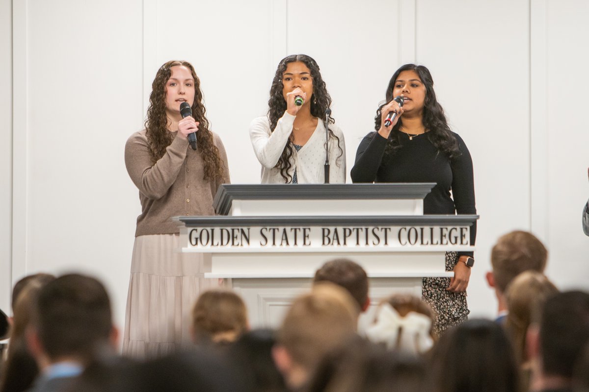 gsbc's tweet image. Chapel services at GSBC are always a special time! Today, we were blessed by the fiery preaching of Pastor Darren Robinson from Gospel Light Baptist Church in Carson City, NV. To view more photos, visit photos.gsbc.edu #GSBC4ME