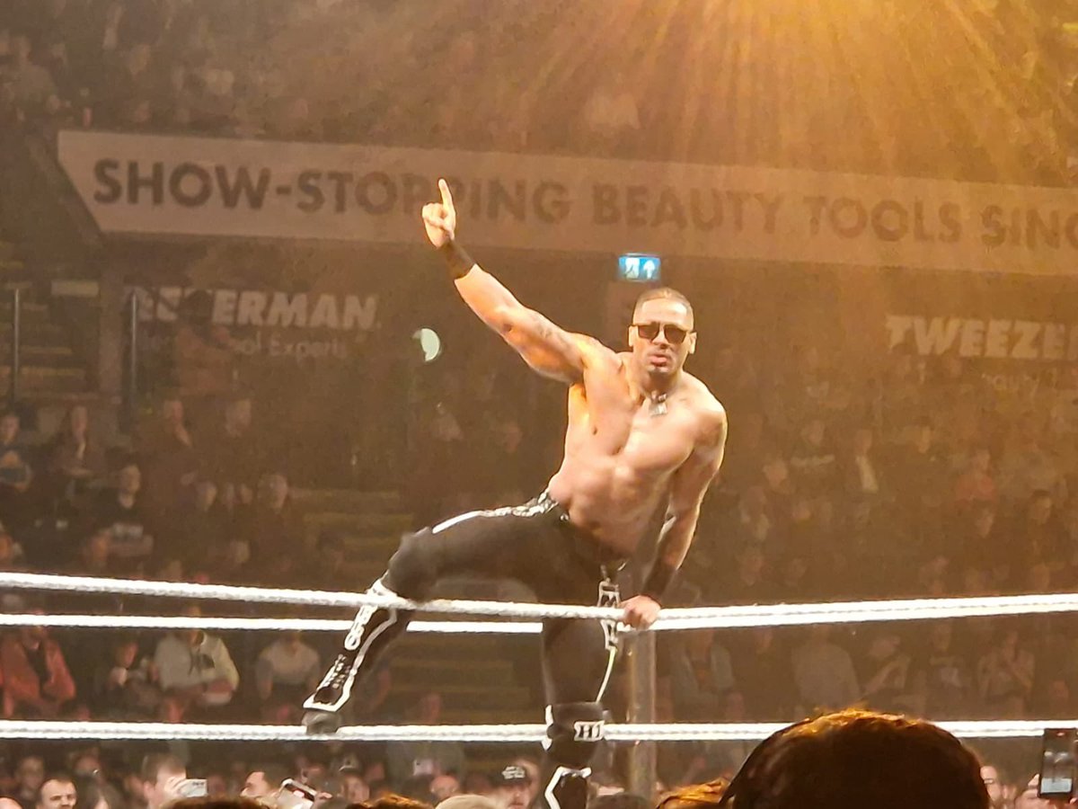 CynicalDylan's tweet image. #WWENottingham Tonight was a blast!