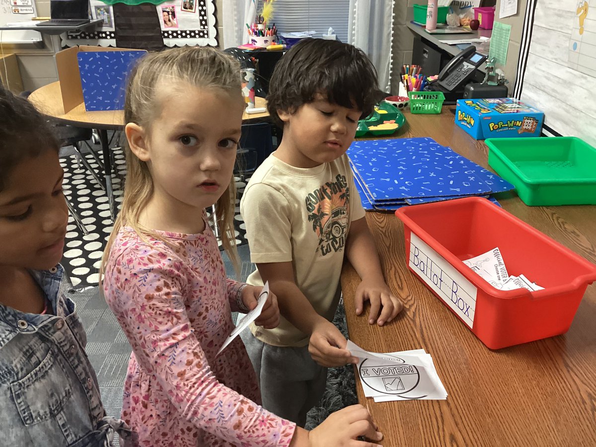 shaferkdgrocks's tweet photo. We voted today. We had to design our own “I voted sticker.” Pigeon won. We all enjoyed a great story. #Buffaloes_SMSD https://t.co/p2zBeHCgVo