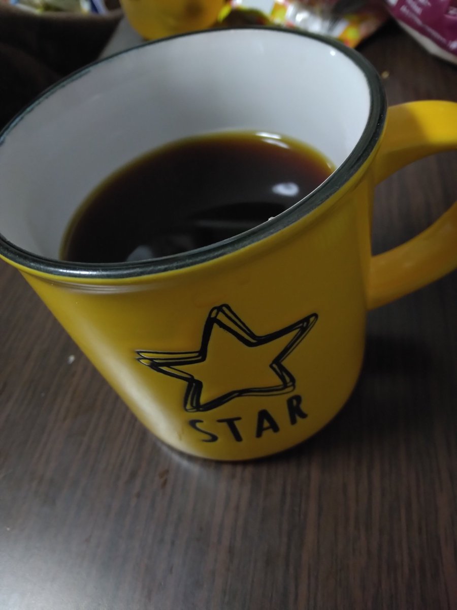 🍓おはよーございまーす。
つかそんな泥水のドコが美味しいんスか。

🧀コーヒー職人に謝れ。