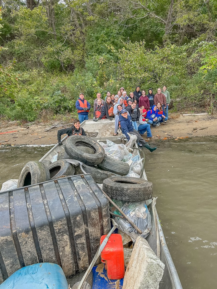 In the past few months, we’ve had the joy of hosting 13 free educational workshops on our #floatingclassroom, welcoming 273 students from 11 schools on the Ohio River!

Big thanks to all the curious minds and brave teachers who joined us out here!

#education #workshops