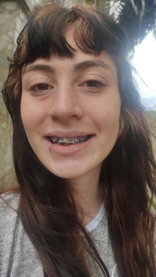 CarlosGarc1a's tweet photo. Dana Queipo Fernández una joven de #Mérida inocente, con apenas 17 años, forma parte  de los menores de edad presos por la dictadura, hace días intento quitarse la vida, al ingerir más de 70 pastillas de su tratamiento psiquiatrico, por miedo a la audiencia preliminar pautada para el 14 de noviembre en Caracas. 
.
Ha dicho que prefiere estar muerte que volver a ese lugar. Lo que ocurra con su vida será responsabilidad del régimen de Maduro!!!.