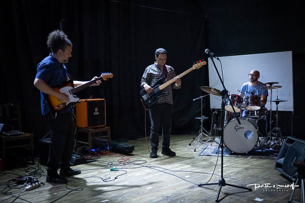 maticajazz's tweet photo. @mmateauda @maticajazz 🎼 en San Luis Jazz 🎸🥁🎸🪘🎹
📷 @pataeizmendi
#jazzmusic #Jazz #guitar #bass #drums 
#musicauruguaya https://t.co/lrDhq16Eik