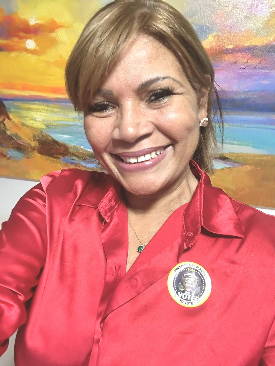 LucyFerreras01's tweet photo. Today I am voting too! For a country where the right to life is respected, a better economy, no drugs and a secure border! #FloridaforTrump♥️🇺🇸 https://t.co/0zUwSu9vru
