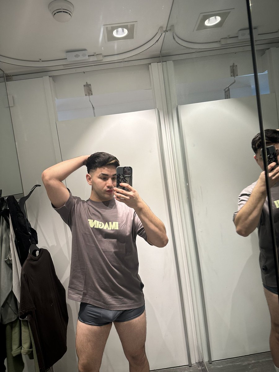 C99Dann's tweet photo. Necesito un novio 🥹
#NYC #single https://t.co/HFodUJNpnm