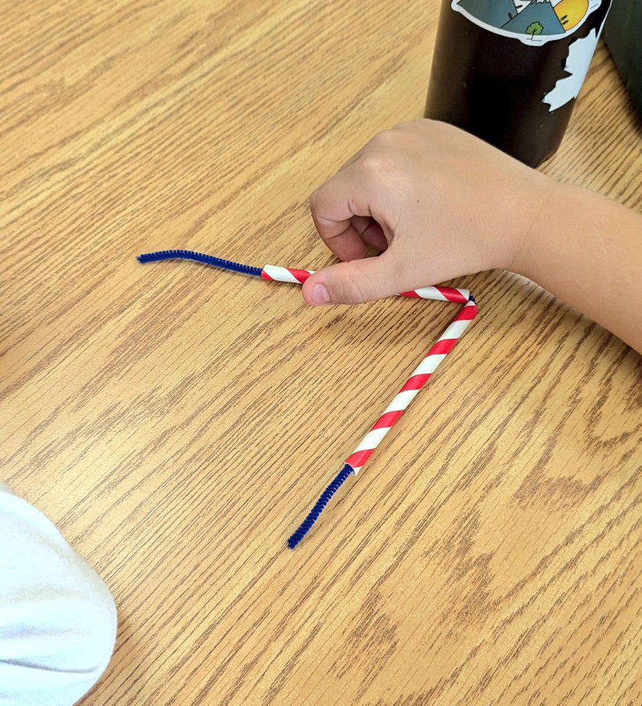 MrsMorgado1's tweet image. Looking for acute, obtuse, straight and right anges in our classroom. #domath