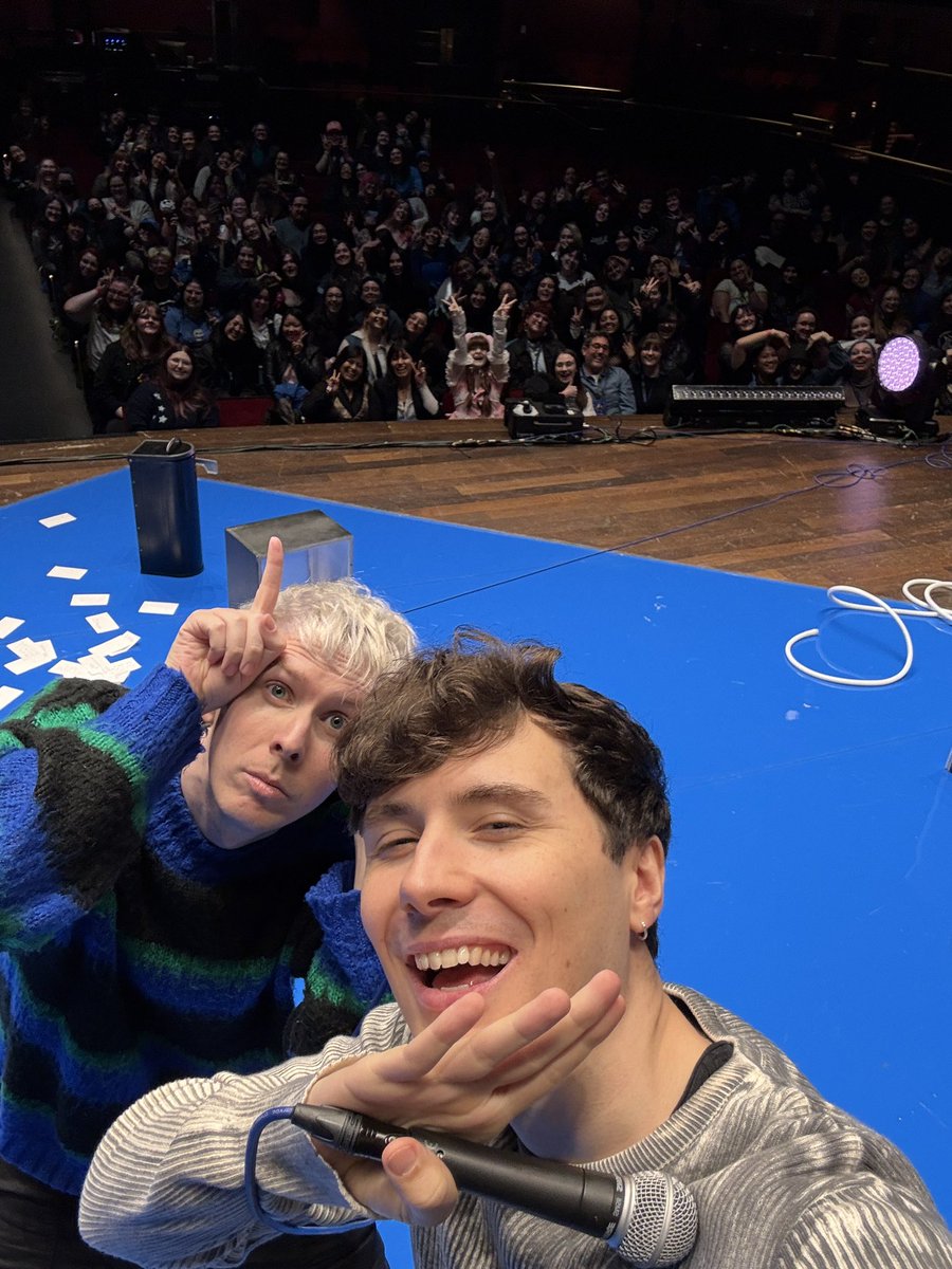 📺pre-show pics💙 tweet media