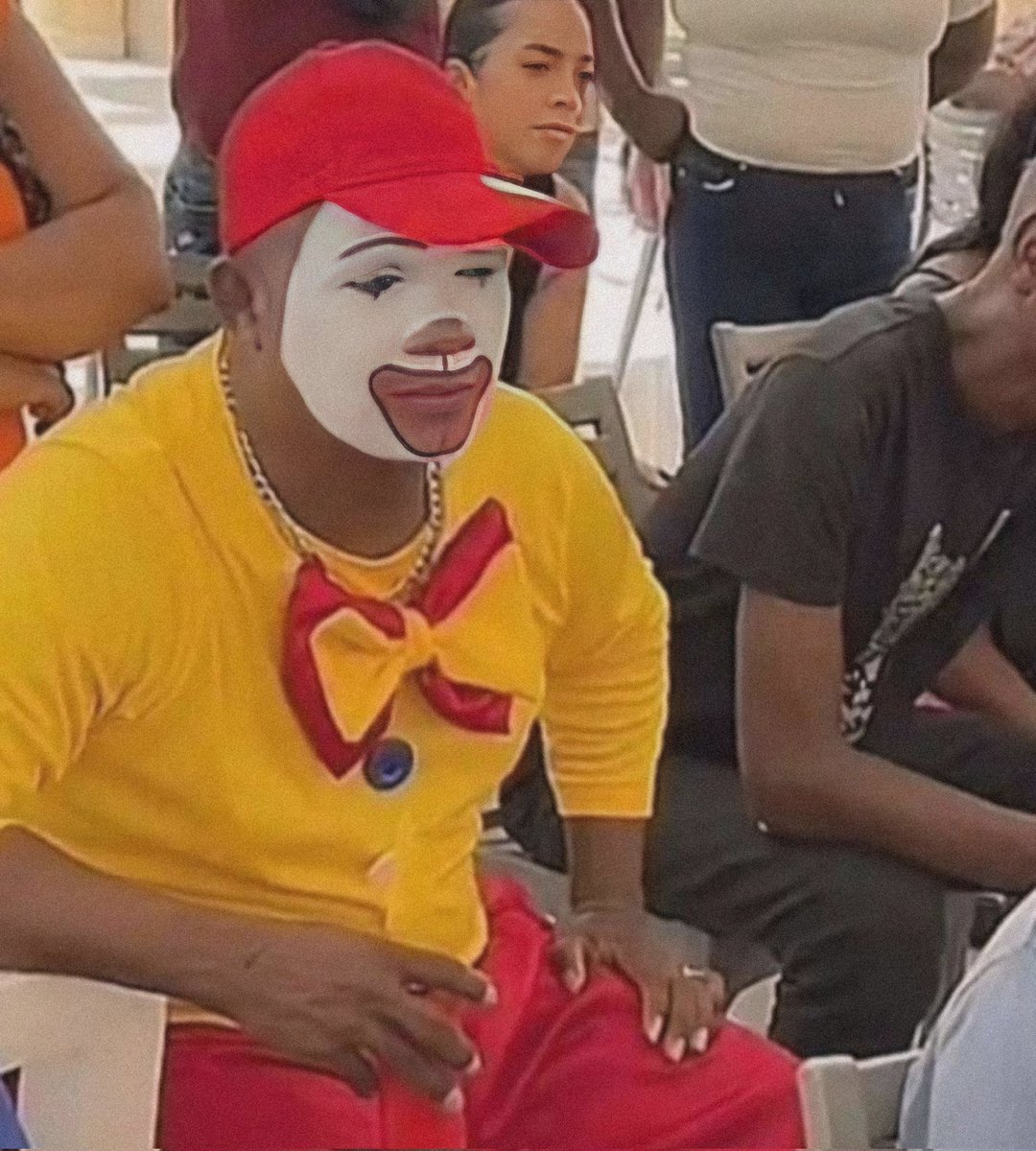 flowcarotv's tweet photo. Yo Después de Haberle Apostado a la Remontada del REAL MADRID..🤡💔 https://t.co/5xg9kIqJnA
