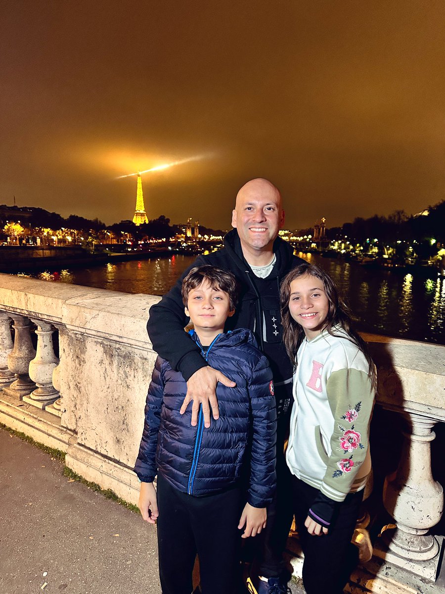 djfrancisdavila's tweet photo. Feliz en Paris ❤️🇫🇷 https://t.co/Xxtsx15DHw