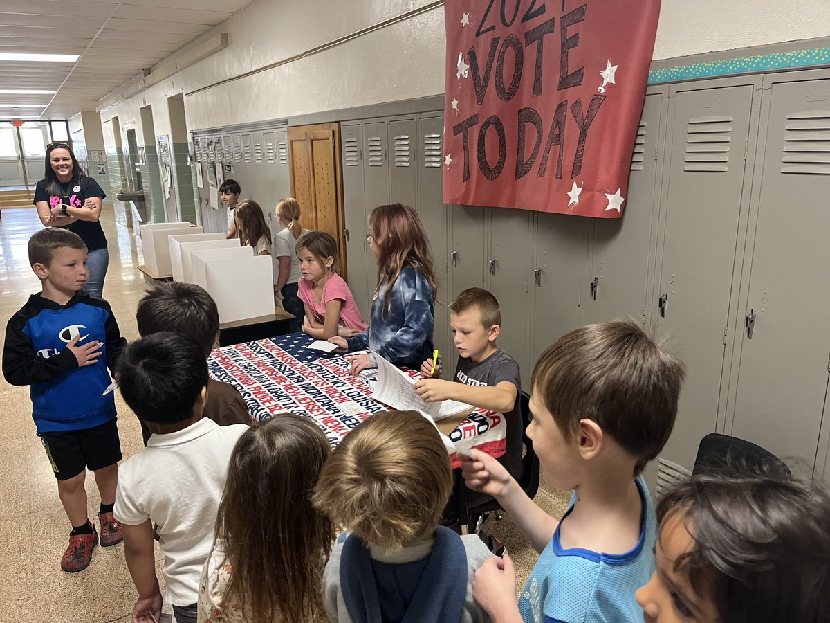 PleasantStElem's tweet photo. On this Election Day our second graders hosted a polling station for all of our junior jackets to present voter id cards, vote, and submit their ballots into the box. The final count was completed and the results will be shared tomorrow. What a fun memory! https://t.co/wrQN5KTIW0