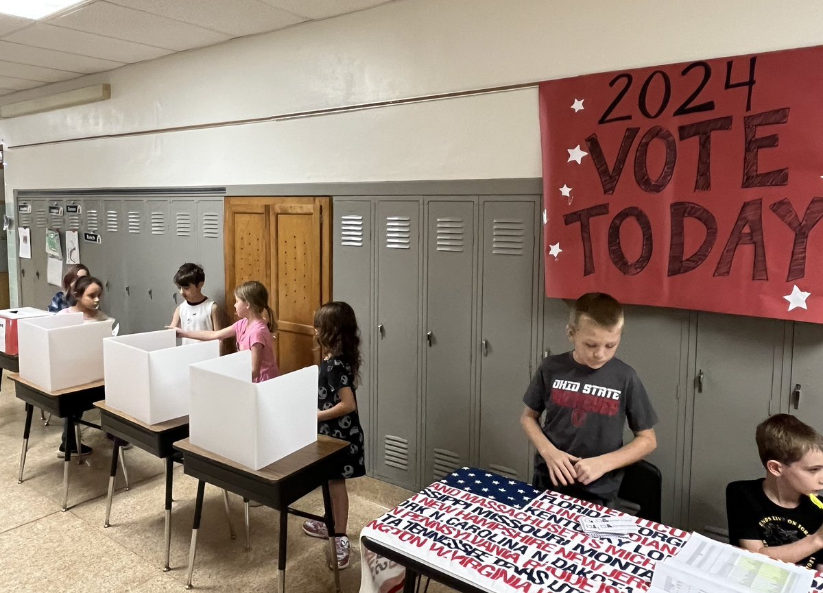 PleasantStElem's tweet photo. On this Election Day our second graders hosted a polling station for all of our junior jackets to present voter id cards, vote, and submit their ballots into the box. The final count was completed and the results will be shared tomorrow. What a fun memory! https://t.co/wrQN5KTIW0