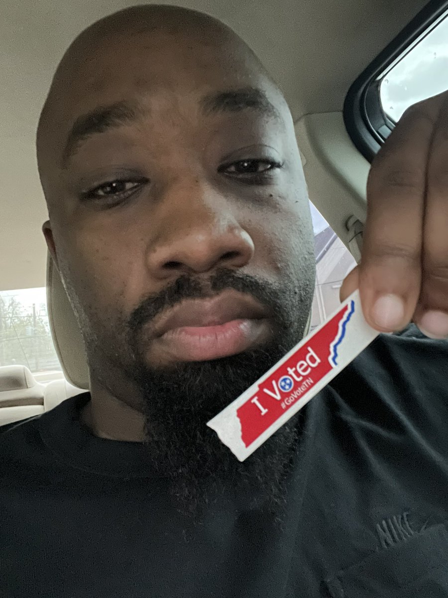 slap_waffles's tweet image. Go vote