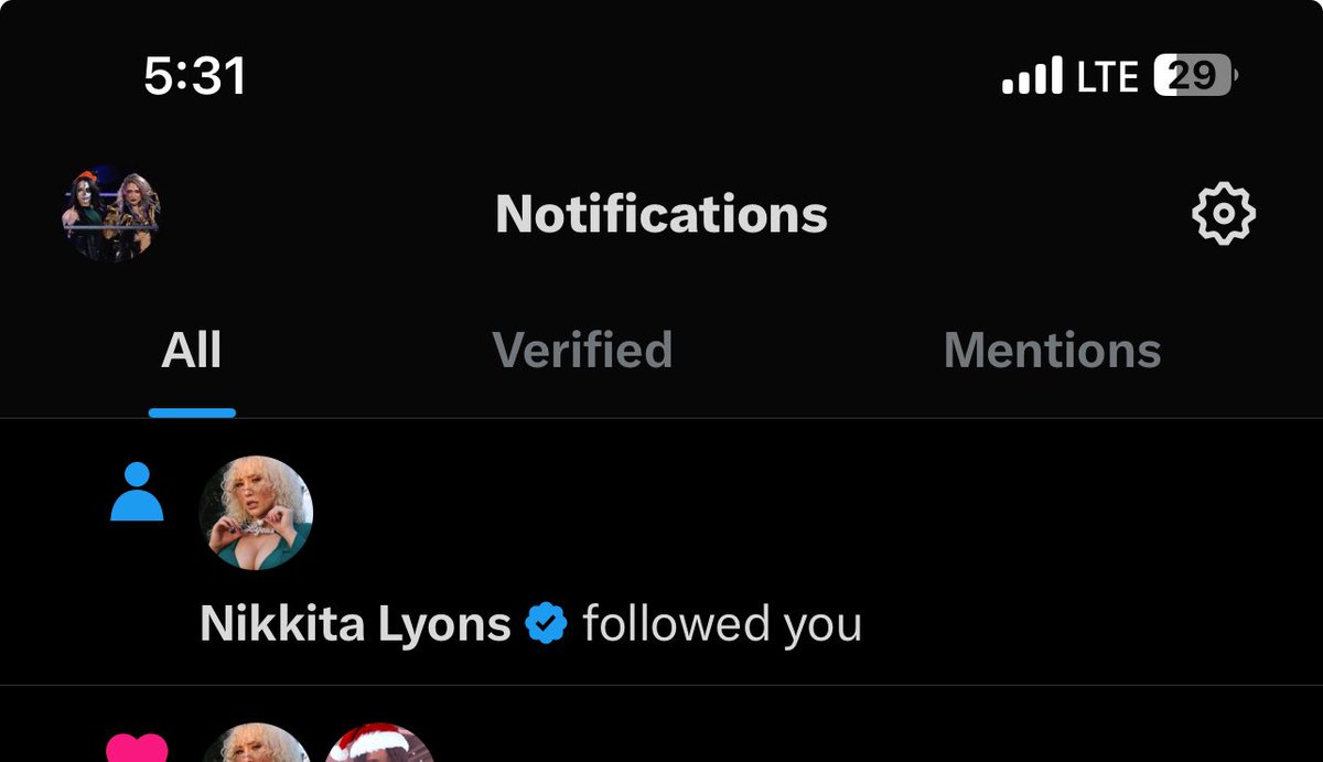 5stxr_carl0s's tweet image. Noooo way I am so happy brooooo Nikkita lyons follows me now 🦁🥹