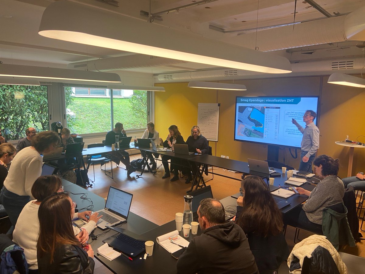 🎉 Aujourd'hui, c'était le 𝐅𝐚𝐫𝐦𝐞𝐨 𝐃𝐚𝐲 organisé par notre partenaire Cerfrance, et quelle journée ! 🌾🚜
Un moment d’échange, de convivialité et de bonne humeur pour tous les participants😃. Un grand merci à Cerfrance pour cette organisation au top ! 

#FarmeoDay #AgTech