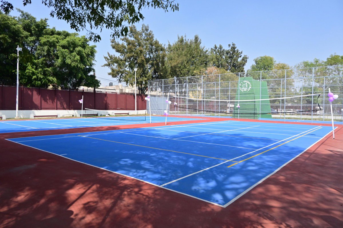 Se entregaron espacios rehabilitados al <a href="/CECyT_7/">CECyT 7 Oficial</a> particularmente sus canchas de futbol, básquetbol, tenis y frontón. #DonativosIPN