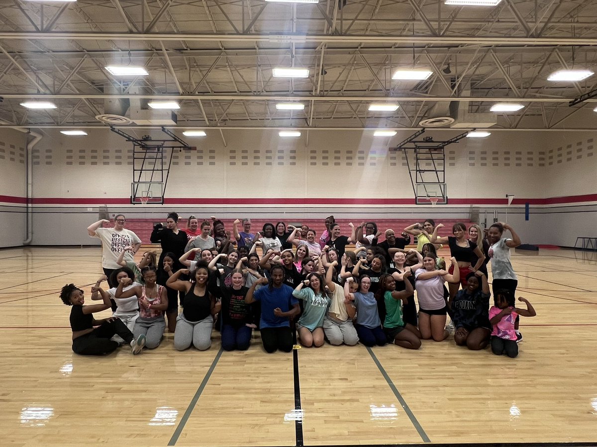 BHSElkStrutters's tweet image. We had SO MUCH FUN tonight at our Friends and Family Jazzercise class! Thank you Mr. Roland for a wonderful class! #youbettawork #OFIF