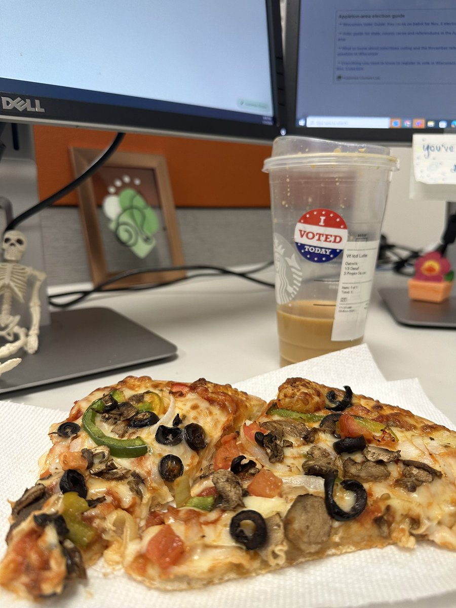 It’s my first time in my journalism career assigned to work election night!

To commemorate here is a photo of my Election Night Pizza 🍕🗳️🇺🇸