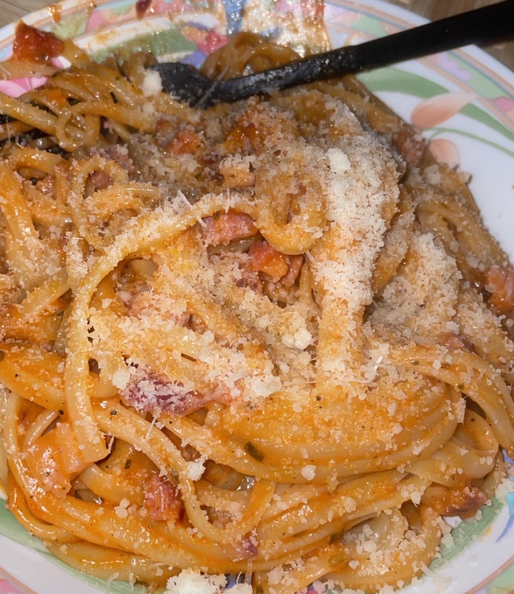 MariRitt's tweet photo. har sovet hele dagen pga #syk så laget meg #pasta og skal se på #valget https://t.co/9fug41SmXx