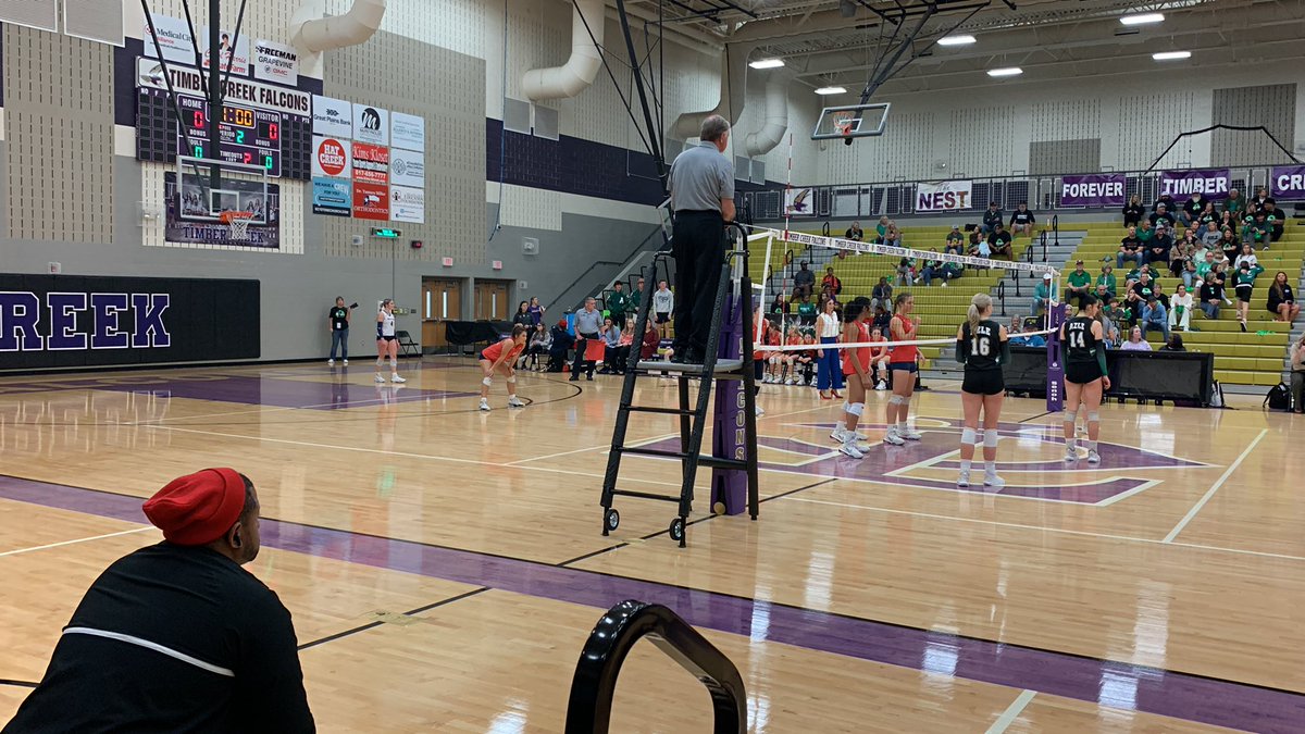 ChrisLaneyGHS's tweet photo. Early polls show the red, white, and blue with an early lead— @VBGrapevine ahead of Azle 1-0 after the first set (19-25). @BTeeterStoczEDU @AlexFingers7 @PaulM_Cook #RahRahRah #MustangsFight https://t.co/MVgoMvVQml