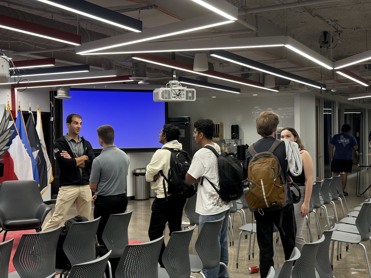 Longhorn Startup got to hear how <a href="/Saronic/">Saronic</a> is reshaping maritime superiority through autonomy. Thanks for your service, <a href="/MavrookasD/">Dino Mavrookas</a>!