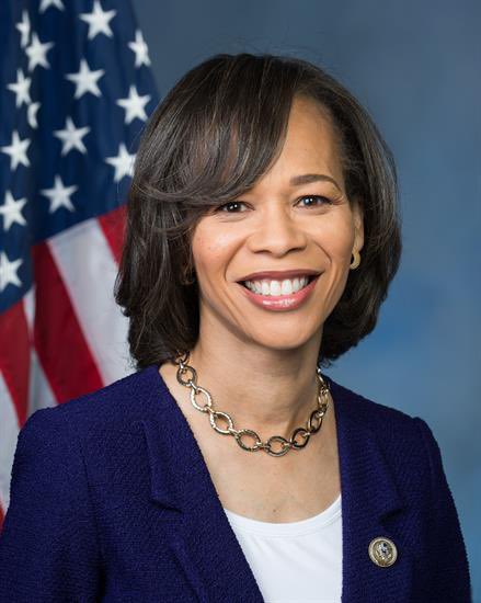 🚨NEW: Democrat Lisa Blunt Rochester has won the Delaware U.S. Senate race, becoming the first African-American to represent Delaware.

RETWEET to congratulate Blunt Rochester on her historic victory!