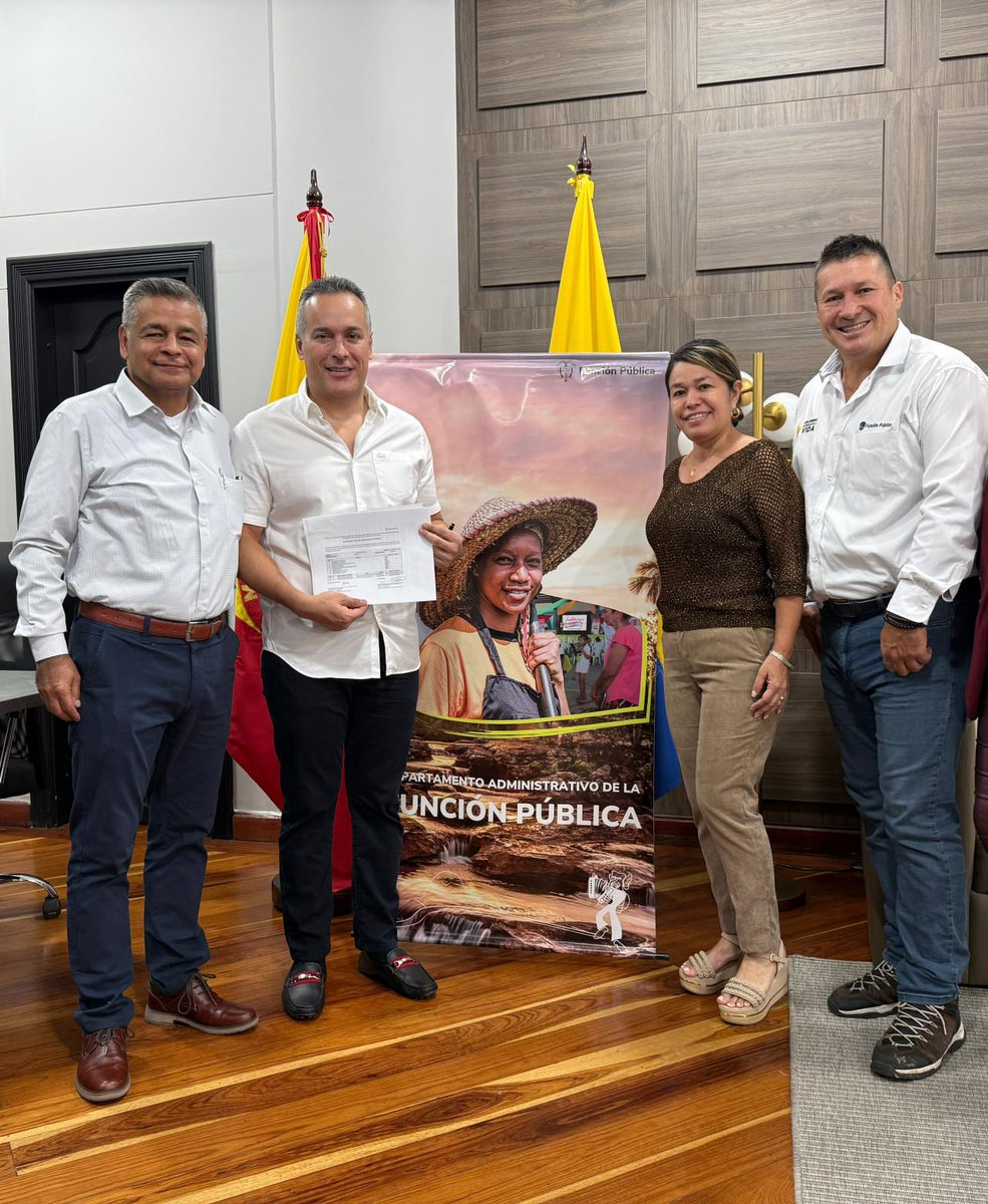 JUANVIALPARRA's tweet image. Función pública visitando a la alcaldía de Pereira.
#DAFP #Alcaldia