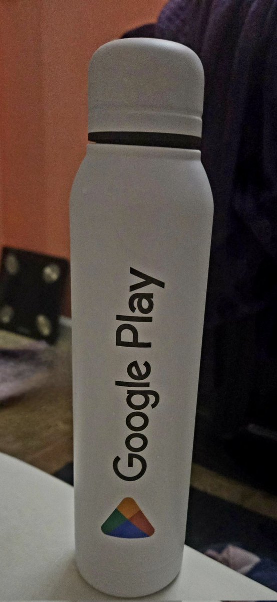 RedRose8294's tweet photo. Thank you @GooglePlay for this nice water bottle!! It's great!! #PositiveVibes #livehappy https://t.co/O5nYoII2ha