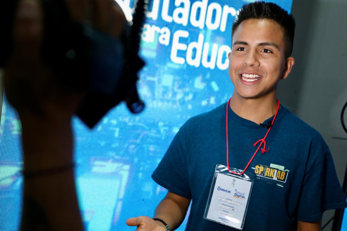 CompuParaEducar's tweet image. ¡Felicitaciones! Los equipos Stem sin Barrera de Motavita (#Boyacá), Agustinense Telesférico de #Neiva (Huila), Acuanimales de Cota y Sparlab de Soacha (Cundinamarca), son los ganadores de #MakerLab y representarán a la región Andina 1 en la gran final nacional.