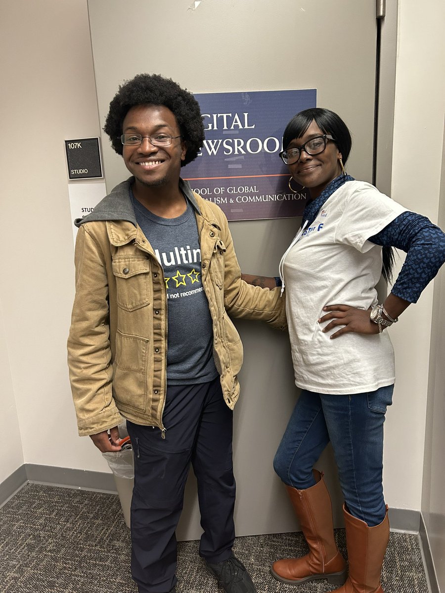 CatalinaByrd's tweet photo. And as always I closed my night with the awesome student journalists of Morgan State University’s BearTV…I may not be on WEAA anymore but I am always here for the young people and always will be 💜 https://t.co/cWftwIllK9