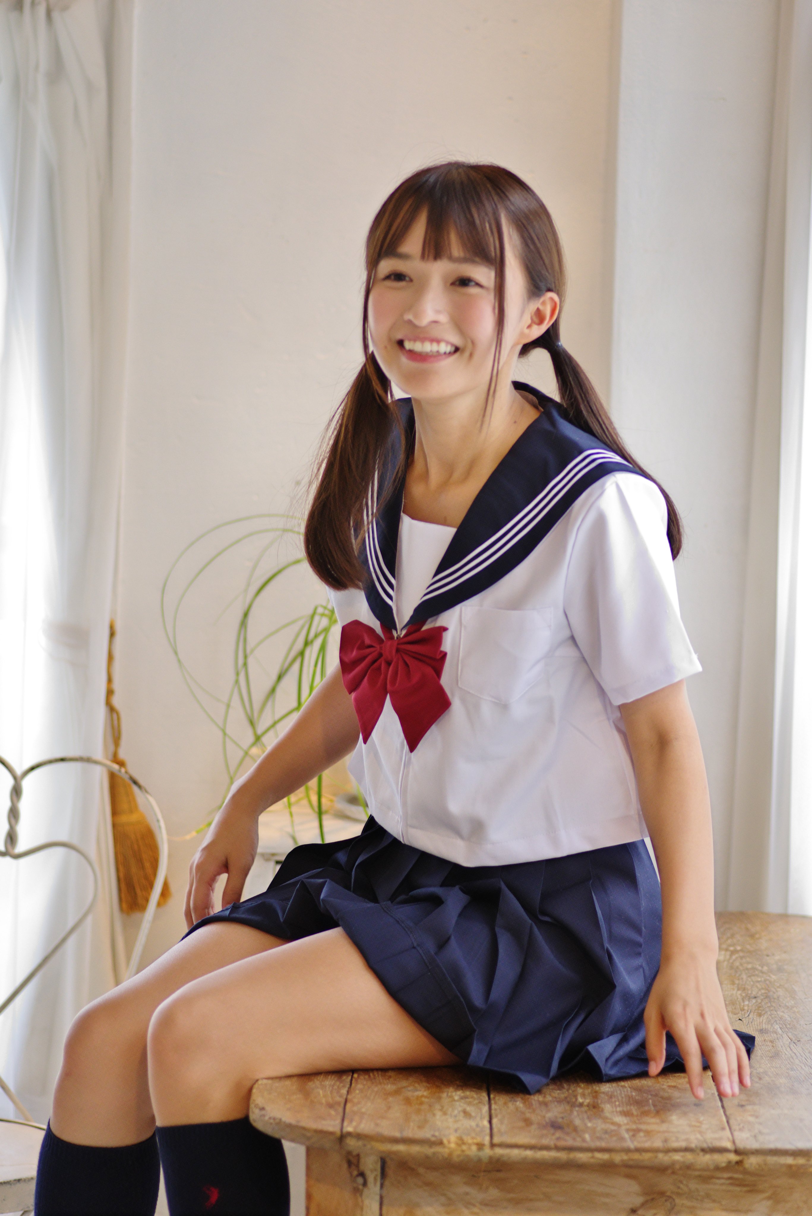 百川晴香　制服 