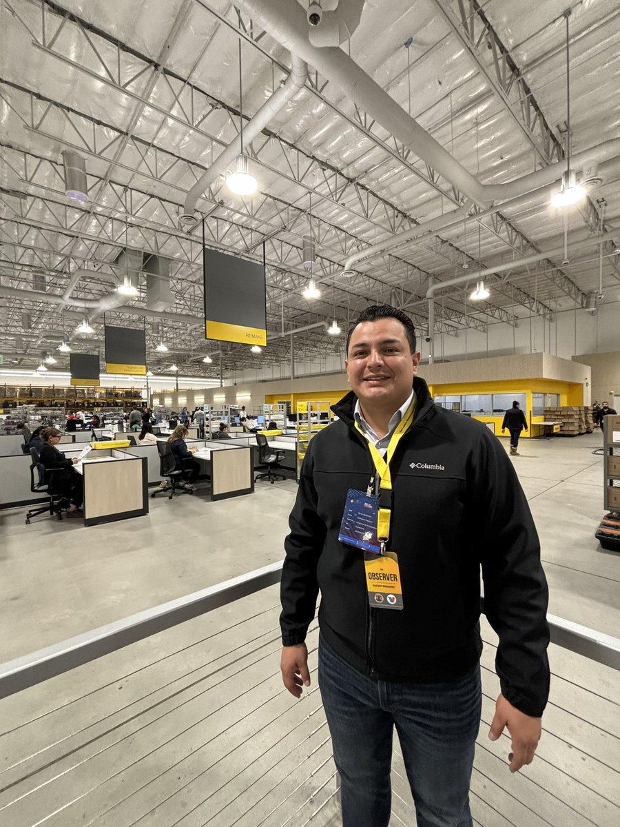 ByronRodriguezP's tweet photo. Inicia el conteo de votos en el Ballot Processing Center de Los Angeles California.

En este momento inician a contar los votos emitidos por correo postal, se prevé que a las 8:30 pm hora de California se publique un primer resultado de la tendencia electoral.

@TransparenciaAL 
@CountyofLA 
@MoveDemocracy