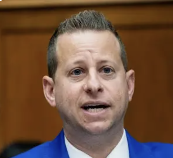 WOOOOOHOOOOOO!!!!

The AP has projected that Jared Moskowitz has held onto his seat and wins reelection in the House! 

Cue James Comer Pyle's tears!!!