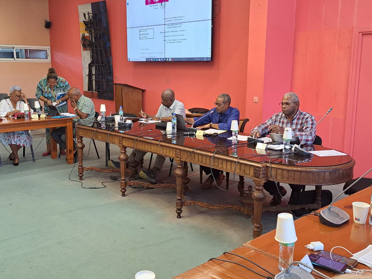 La CRC nous invite dans son rapport à poursuivre nos efforts je m'en réjouis
Ns continuerons à rationaliser nos dépenses à diversifier nos recettes pr dégager des marges bénéficiaires en 2025 et réaliser plus de projets au bénéfice des foyalais
Nous ne lâchons rien !