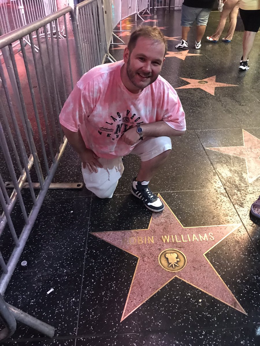 Continuing my tradition of finding the stars of Bipolar celebs #RobinWilliams #CarrieFisher