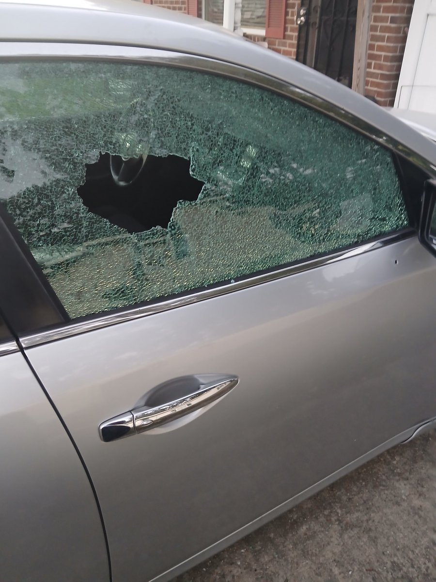 VonB397925's tweet image. Hey @NorfolkPD Can you all catch this #LexusGang before they try this again. My house was First. I Guess I'm next. Before you all do something. They will be at the Wawa on Chesapeake Blvd tomorrow at 10am in different cars and trucks waiting to be arrested.