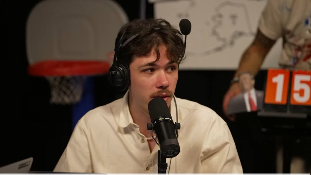 CÉRIUM (@ceriudem) on Twitter photo 🇺🇸 🗳️ Notre doctorant <a href="/FortinBouthot_M/">Marin Fortin-Bouthot</a> analyse la soirée électorale avec l’équipe de Rad, de <a href="/RadioCanadaInfo/">Radio-Canada Info</a> ! Suivez-le en direct ici youtube.com/live/hL8LEi1dm… 🇺🇸 🗳️ Notre doctorant <a href="/FortinBouthot_M/">Marin Fortin-Bouthot</a> analyse la soirée électorale avec l’équipe de Rad, de <a href="/RadioCanadaInfo/">Radio-Canada Info</a> ! Suivez-le en direct ici youtube.com/live/hL8LEi1dm…